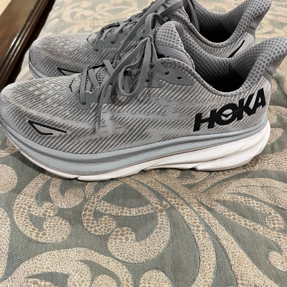 HOKA ONE MENS CLIFTON 9